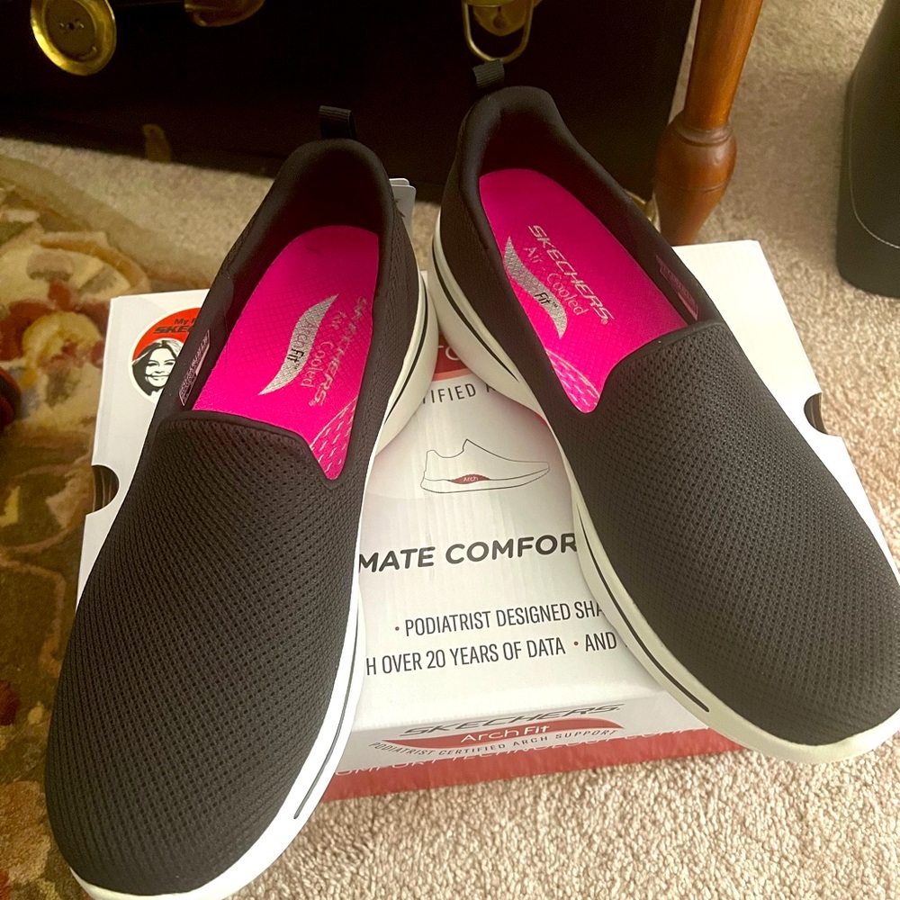 Skechers Go Walk Arch Fit- Grateful.